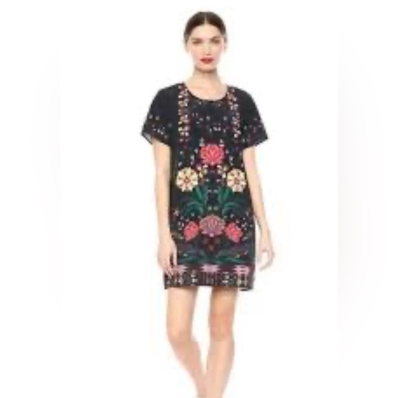 MINK PINK  Wisdom Tee Short Sleeve Shift Dress floral Size M - Picture 2 of 16